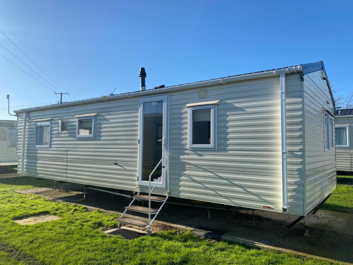 Campsite S&h Caravan Jaywick Sands